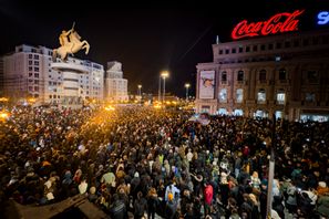 Minnesmanifestation i Nordmakedoniens huvudstad Skopje för de som omkom i en nattklubbsbrand i Kocani. Florent Bajrami/AP/TT