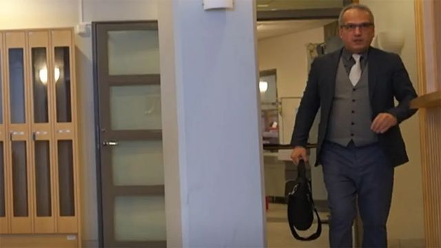 Den 55-årige Soheil Naderi har nekat till brott. Foto: Skärmdump SvT
