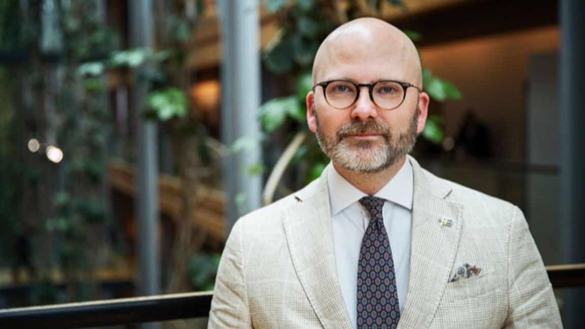 Sverigedemokraternas EU-parlamentariker Charlie Weimers kräver att Sverige använder veto mot EU:s budgetförslag. Foto: Caisa Rasmussen/TT.