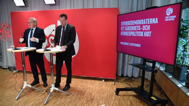Inför valet 2022 höll Peter Hultqvist och Anders Ygeman presskonferens om att Sverigedemokraterna skulle utgöra ett säkerhetspolitiskt hot. De påstod också att de skulle vara ett hot mot demokratin. Olika åsikter är en förutsättning för demokratin Foto: Marko Säväälä/TT