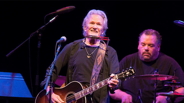 Kris Kristofferson uppträder 2019. Bild: Owen Sweeney/Invision/AP