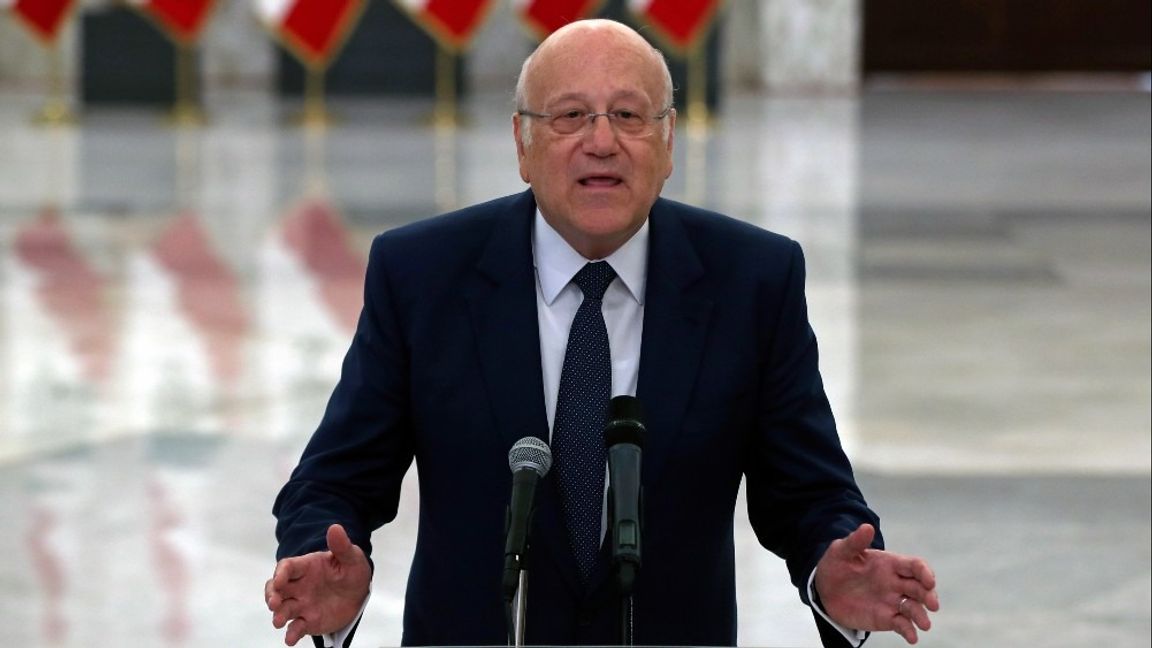 Tillträdande premiärminister Najib Mikati har tillsammans med president Michel Aoun skrivit under ett dekret om att bilda regering i Libanon. Arkivbild. Foto: Bilal Hussein/AP/TT.