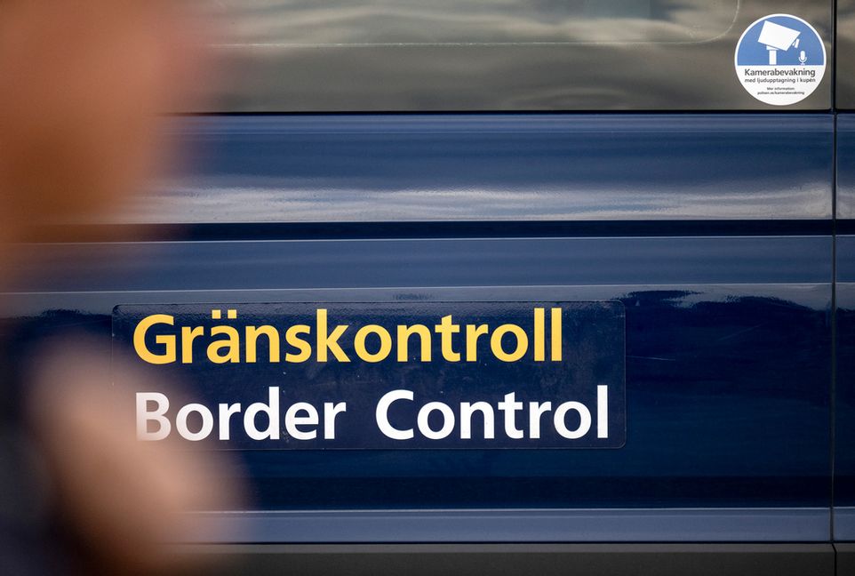 I oktober införs hårdare kontroller av personer som reser in i Sverige från länder utanför EU. Arkivbild. Foto: Johan Nilsson/TT