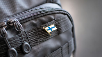 ”O land, du tusen sjöars land, / Där sång och trohet byggt, / Där livets hav oss gett en strand, / Vår forntids land, vår framtids land, / Var för din fattigdom ej skyggt, / Var fritt, var glatt, var tryggt!” Foto: Péter Andi, Unsplash