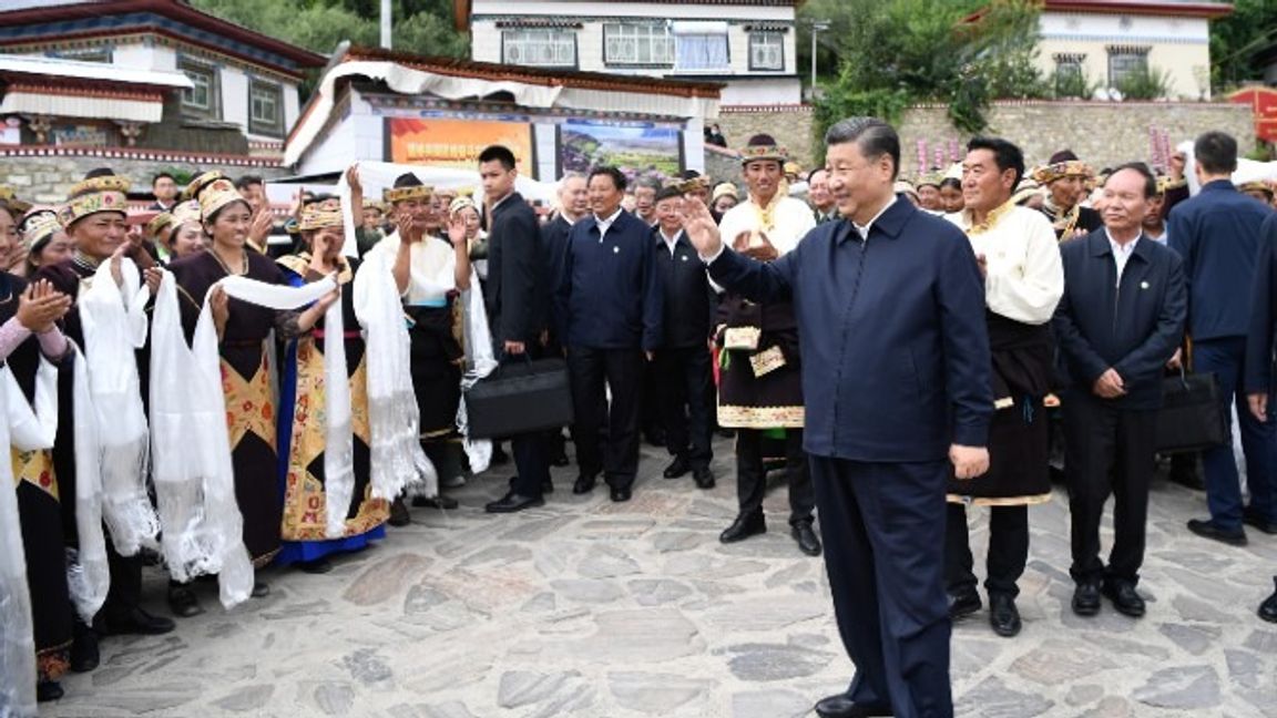 Kinas president Xi Jinping under sitt besök i Tibet. Foto: Shen Hong/Xinhua/AP