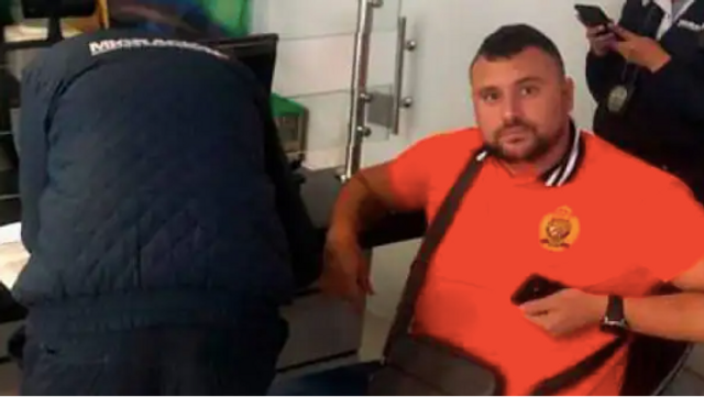 Maximilian Rivkin, tidigare Milos Jankovic, är internationellt efterlyst. Nu utlovas en stor summa till den som kan tipsa om var han befinner sig. Foto: Polisen