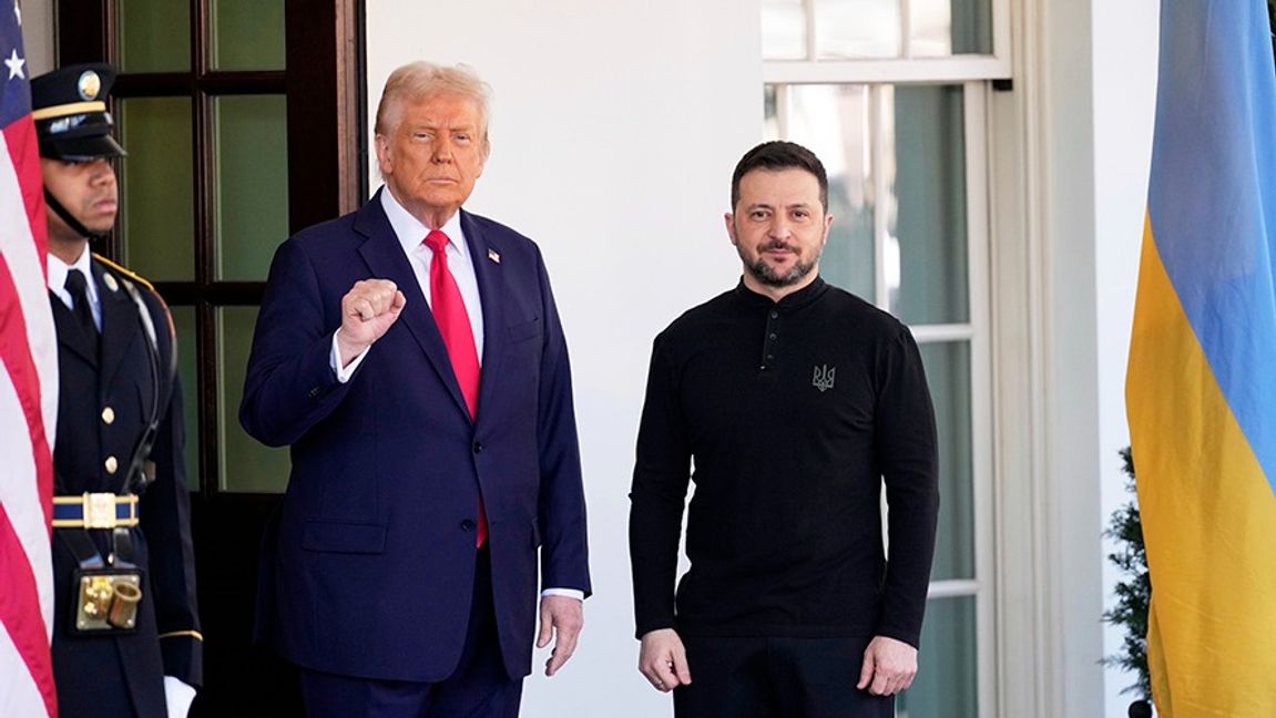 USA:s president Donald Trump med Ukrainas dito Volodymyr Zelenskyj. Foto: Ben Curtis/AP/TT