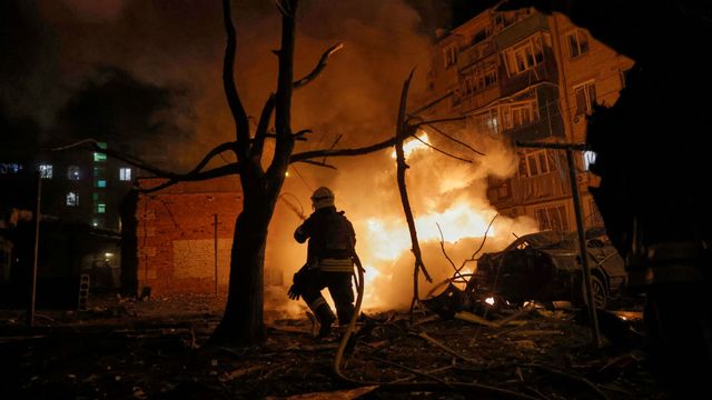 Brand i Kharkiv, Ukraina, efter drönarattack 3 april. Bilden är en genrebild och har ingenting med denna händelse att göra. Foto: Yevhen Titov/AP/TT
