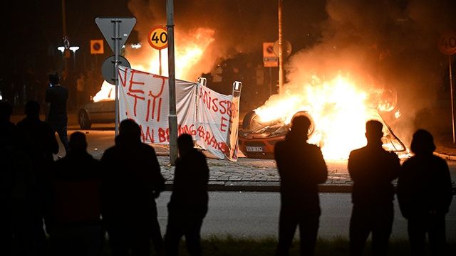 Våldsamma upplopp bröt ut efter Salwan Momikas koranbränning i Malmö den 3 september. Foto: Johan Nilsson/TT
