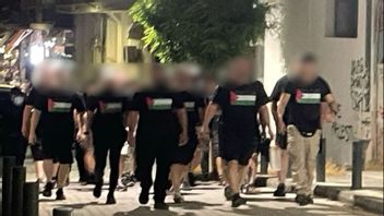 Patrullerade iförda Palestinatröjor. Foto: Skärmdump Facebook