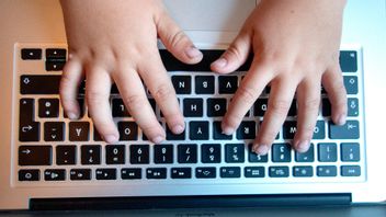 Både fler barn och fler förövare har befunnit sig online under pandemin. Sverige går dock emot trenden – här har nätsexbrotten inte ökat i samma utsträckning som i andra länder. Arkivbild. Text: Gorm Kallestad/NTB/TT.