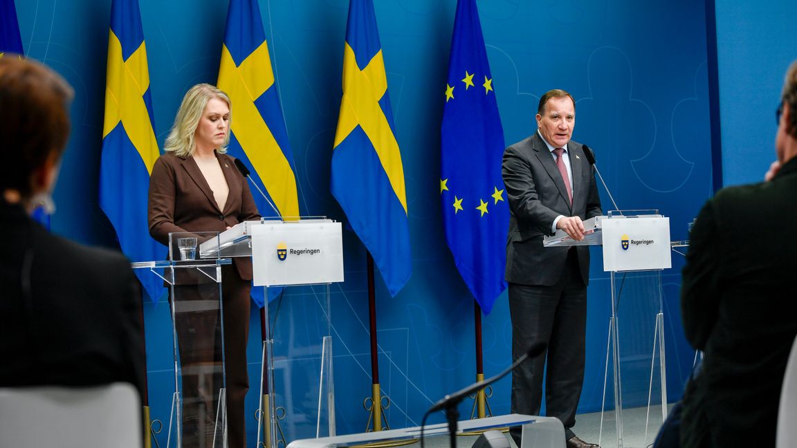 Socialminister Lena Hallengren och statsminister Stefan Löfven. Foto: Henrik Montgomery / TT /