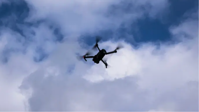 Genrebild på en drönare i luften. Foto: Henrik Holmberg/TT