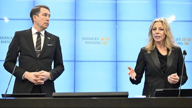 Richard Jomshof (SD) och gruppledare Linda Lindberg på torsdagen. Foto: Henrik Montgomery/TT