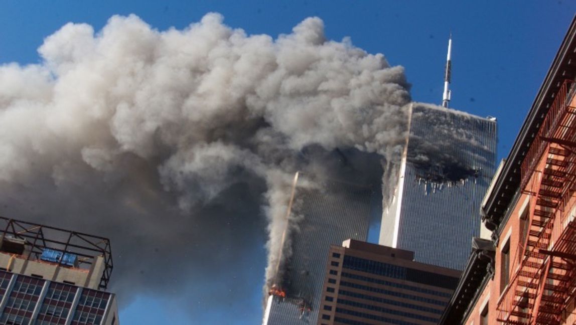 World Trade Center i New York, fotograferade kort efter att flygplan störtat in i byggnaderna den 11 september 2001. Foto: Richard Drew/AP/TT