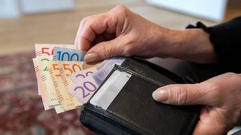 Vem får mer i plånboken? På måndag får vi veta allt. Arkivbild. Foto: Henrik Montgomery/TT 