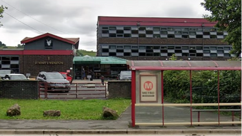 St Mary’s Menston Catholic Voluntary Academy i West Yorkshire (på bilden) Fakismil X