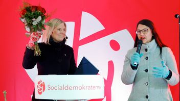 Sara Kukka-Salam (S), till höger, kräver att svenskar ska ha utrikesfödda vänner för att kunna bidra till integration. Foto: Christine Olsson/TT