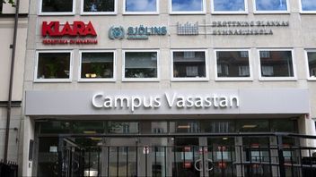 Campus Vasastan i Stockholm, där elever DO-anmält skolan efter att ha blivit hänvisade till toaletterna för bön. Foto: Anders Wiklund/TT. 