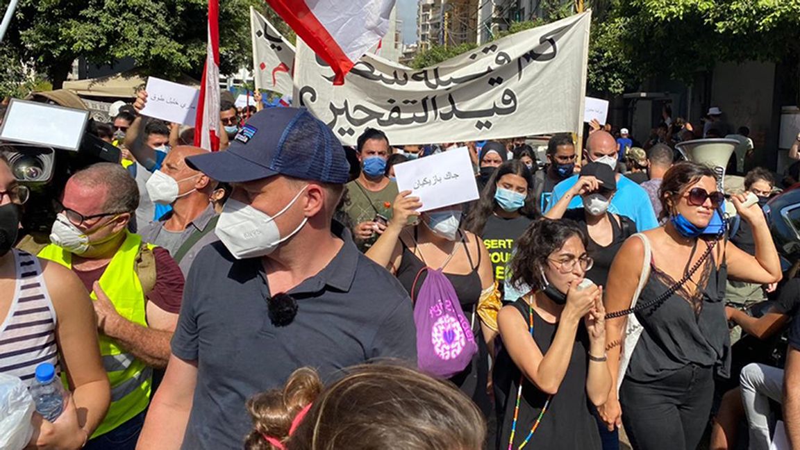 Protester i Beiruts hamnområde efter explosionen där sommaren 2020. Foto: Privat