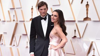 Mila Kunis och Ashton Kutcher på Oscarsgalan. Foto: Jordan Strauss/AP/TT 