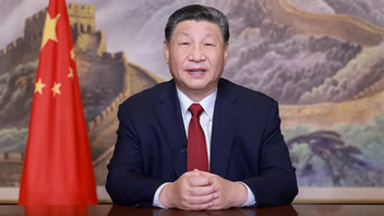 Xi Jinping och den kinesiska ledningen strävar efter att ta kontroll över landets ekonomiska problem. (Foto: Ju Peng/AP/TT)