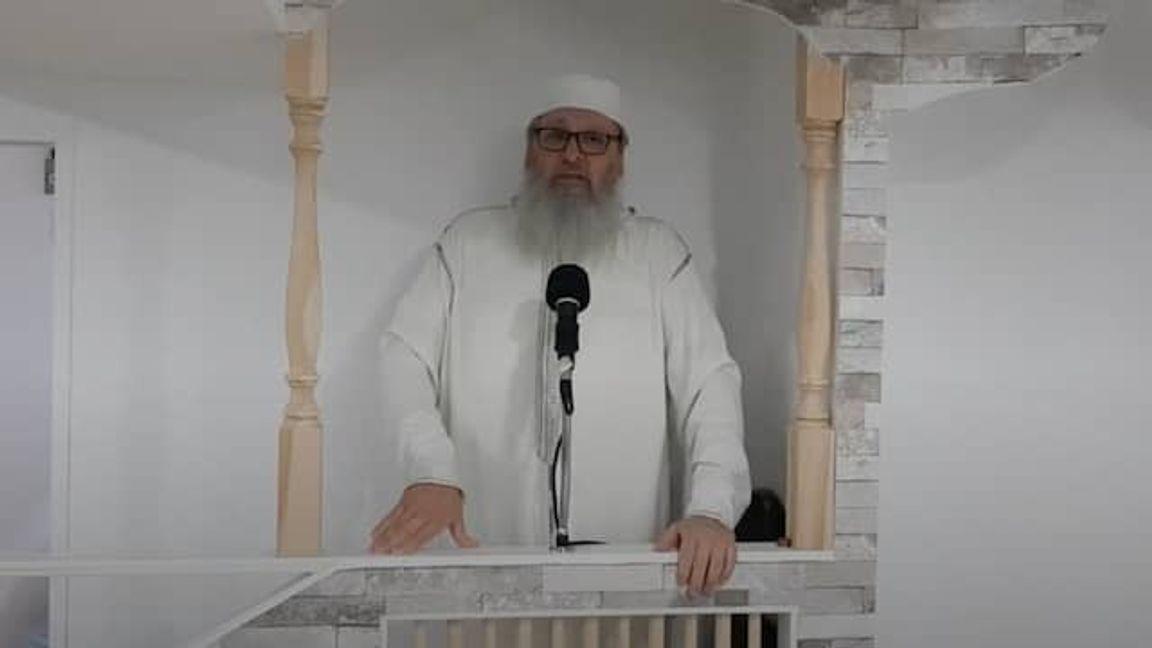  Basem Mahmoud under sin predikan. Foto: Skärmdump Youtube