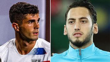 Christian Pulisic och  Hakan Çalhanoğlu. Bild: Erik Drost/CC BY 2.0/Steindy/CC BY-SA 3.0