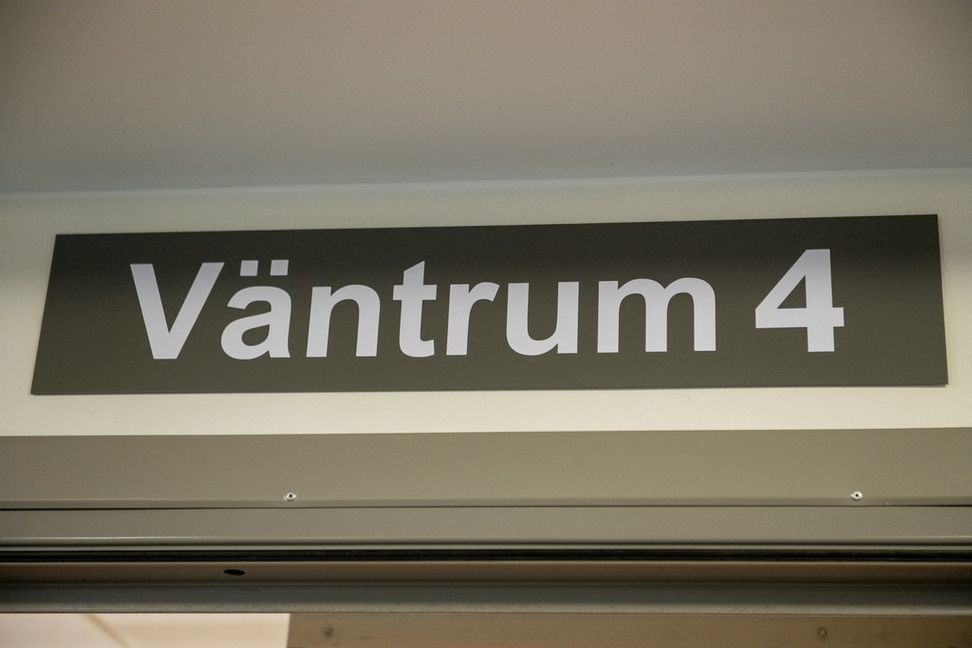 De patienter som är listade på de två vårdcentralerna som stängs får nu söka sig till andra vårdcentraler. Arkivbild. Samuel Steén/TT