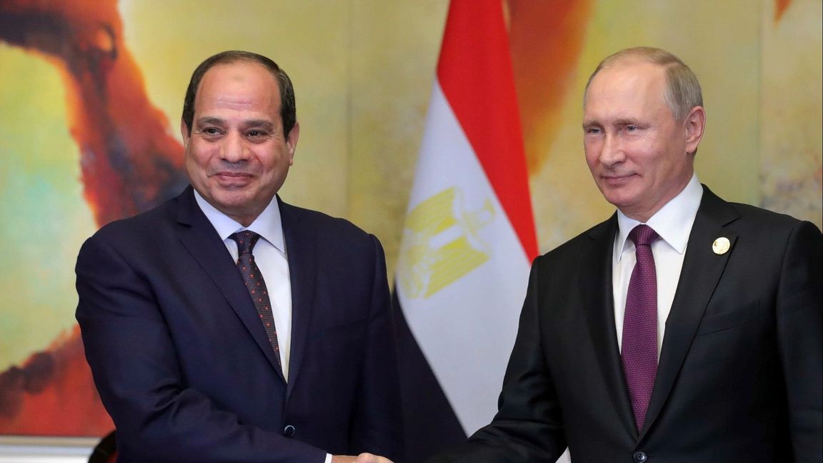 Egyptens president Abd al-Fattah al-Sisi och Rysslands president Vladimir Putin. Foto: Mikhail Klimentyev/AP/TT