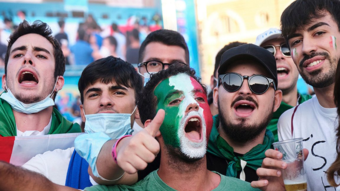 Italiens fans fick anledning att jubla. Foto: Mauro Scrobogna/AP.