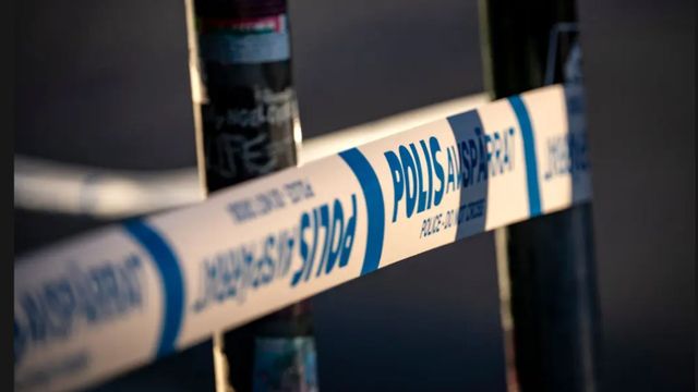 Polisen spärrade av området kring Gamla Ullevi under onsdagskvällen när gängkriminella och politiker möttes för att diskutera våldsutvecklingen i Göteborg. Foto: TT