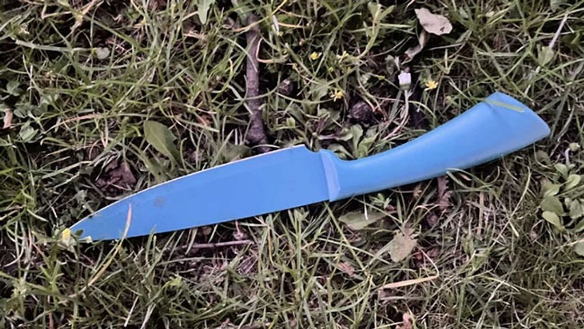 Den kniv som 17-åringen använde hittades vid brottsplatsen.  Bild: Polisens förundersökningsprotokoll