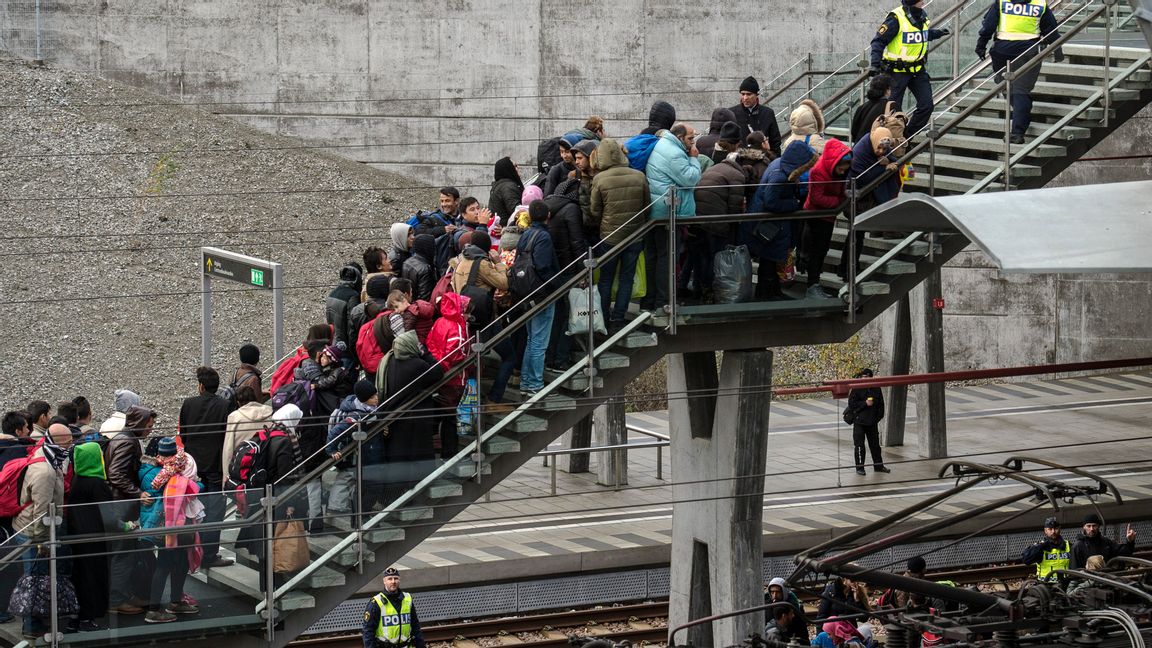 Migranter vid Hyllie station i Malmö (arkiv). Foto: Johan Nilsson/TT.