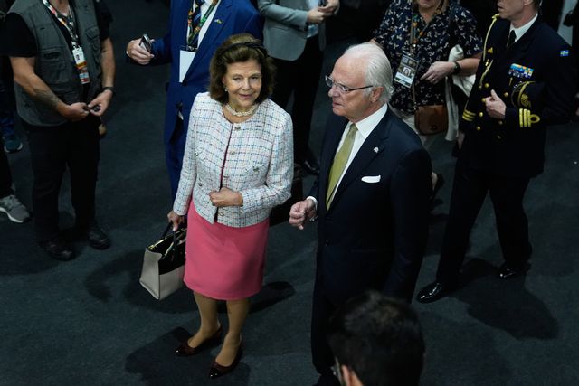 Kung Carl XVI Gustaf och drottning Silvia är i Belém i Brasilien på ett toppmöte inför FN:s klimatmöte som inleds på måndag. Foto: Fernando LLano/AP/TT