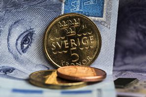 Kronan tappar mot dollarn. Arkivbild. Foto: Martina Holmberg / TT