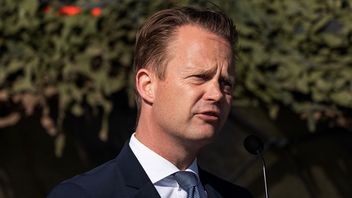 Jeppe Kofod meddelar att Danmarks ambassad i Kiev öppnar igen. Foto: Claus Bech/AP/TT