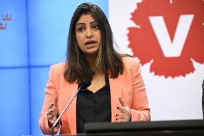 Vänsterpartiets partiledare Nooshi Dadgostar presenterar förslag till valplattform. Fredrik Sandberg/TT