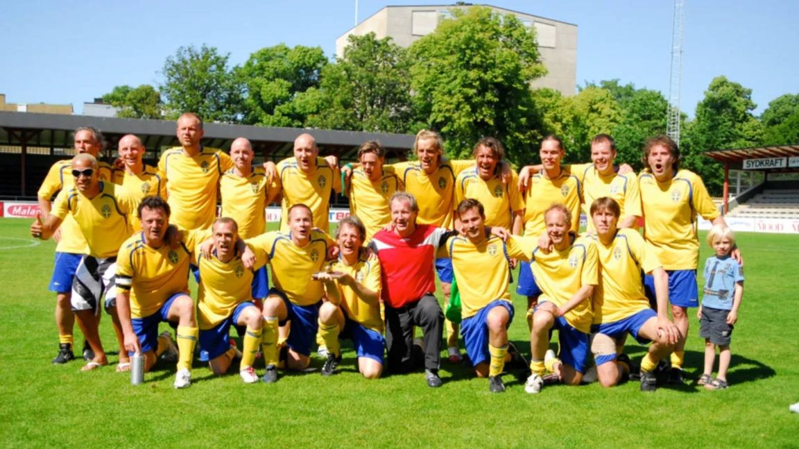 VM-guld i Malmö 2007. Per Brinkemo med son längst till höger. Bulletins kulturredaktör Fredrik Ekelund i främre raden längst till vänster. Foto: Jan Uvelius.