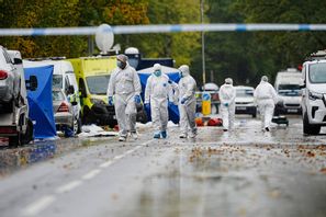 Utredare på brottsplatsen i Manchester. Peter Byrne/AP/TT