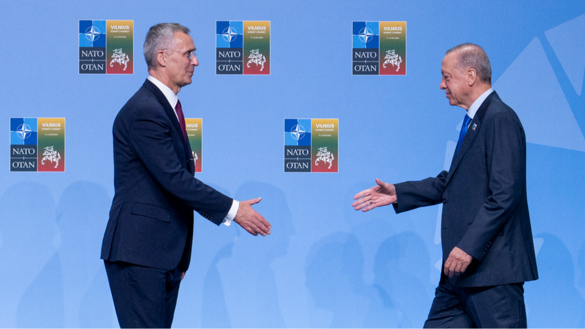 Natos generalsekreterare Jens Stoltenberg och Turkiets president  Recep Tayyip Erdoǧan. Foto: Javad Parsa/NTB/TT