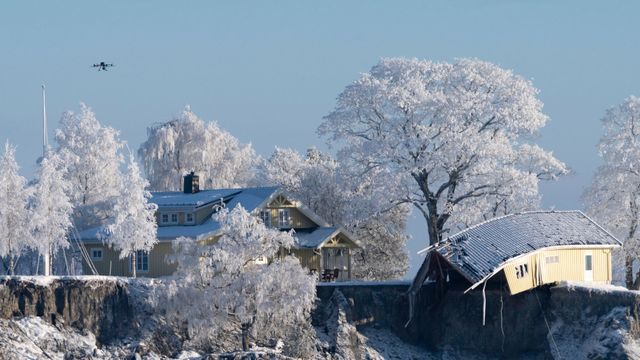 Tre personer saknas fortfarande i skredmassorna och antas ha omkommit. Foto: Torstein Bøe/TT.