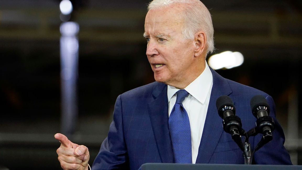 USA:s president Joe Biden jämför Vladimir Putins kränvapenhot med Kubakrisen. Foto: Manuel Balce Ceneta/AP/TT