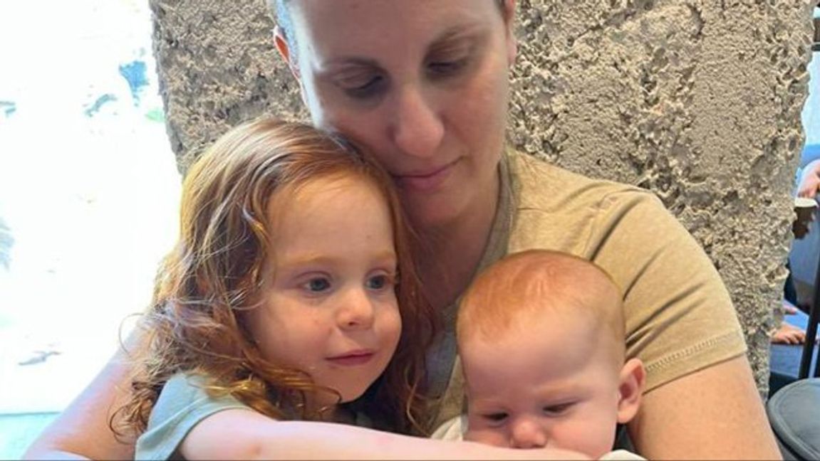 Shiri Bibas med sönerna Ariel och Kfir. Alla mördade. Foto: X