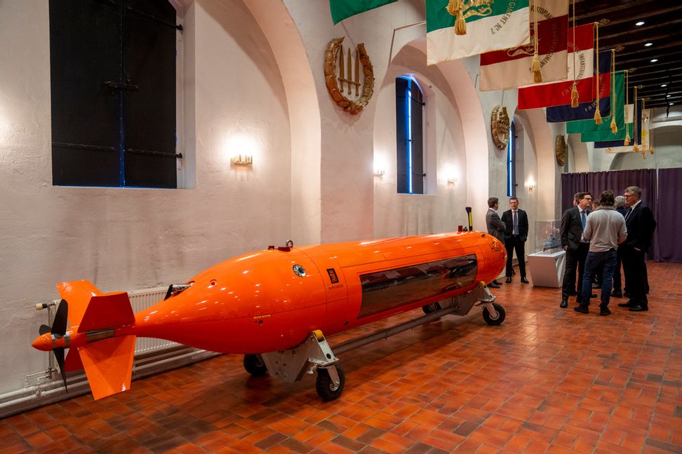 En modell av undervattensdrönaren Hugin som tillverkas av norska Kongsberg Gruppen. Arkivbild. Fredrik Varfjell/AP/TT