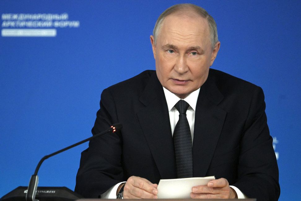 Rysslands president Vladimir Putin säger att han betraktar USA:s planer för Grönland som seriösa. Alexey Nikolskiy/Sputnik/AP/TT