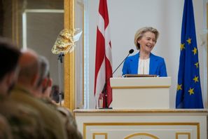 EU-kommissionens ordförande Ursula von der Leyen håller tal i Köpenhamn. Foto: Emil Helms/Scanpix/TT