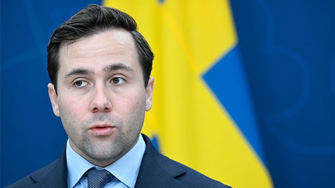 Benjamin Dousa under en pressträff om stöd till företagen med anledning av USA-tullarna den 11 april. Foto: Fredrik Sandberg / TT