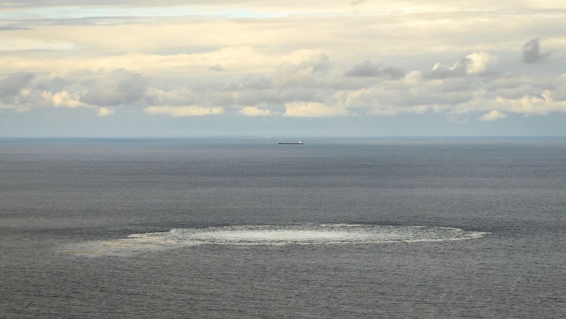 Vem sprängde Nordstream? Gåtan väntar fortfarande på svar. Foto: Danska Forsvaret/TT
