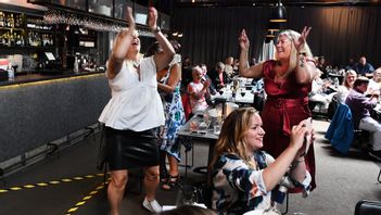 Dansbanden, och folkparksrörelsens, förbannelse är folkligheten. Därför är det svårt att bilda opinion för en kulturform som många ser som lantiskultur. Foto: Tommy Holl/TT